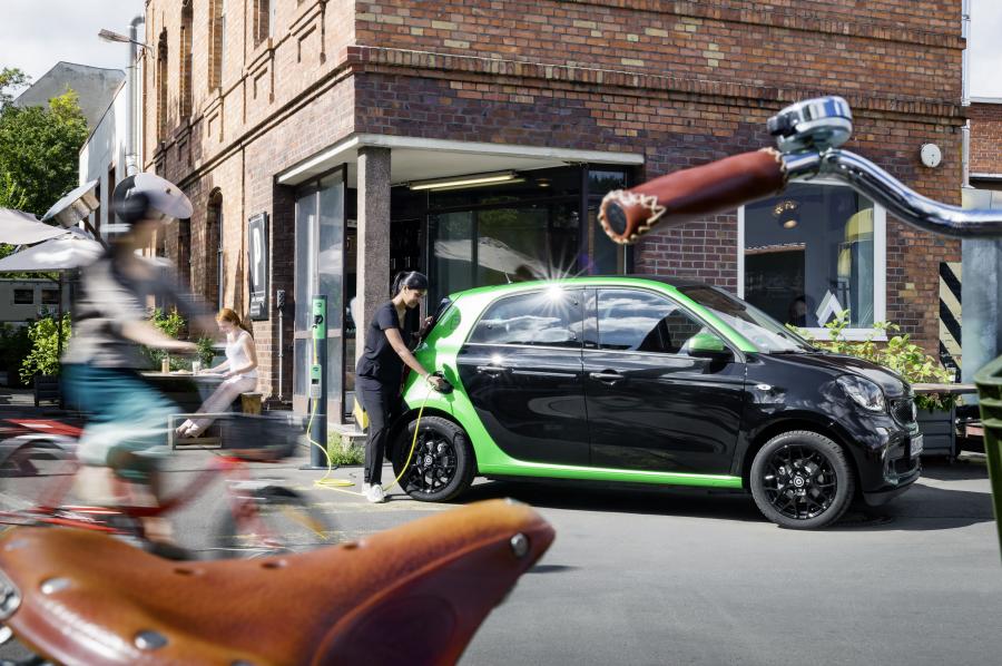  Smart ForFour Prime Electric Drive 2017 года  (WW) (фото 9 из 36)